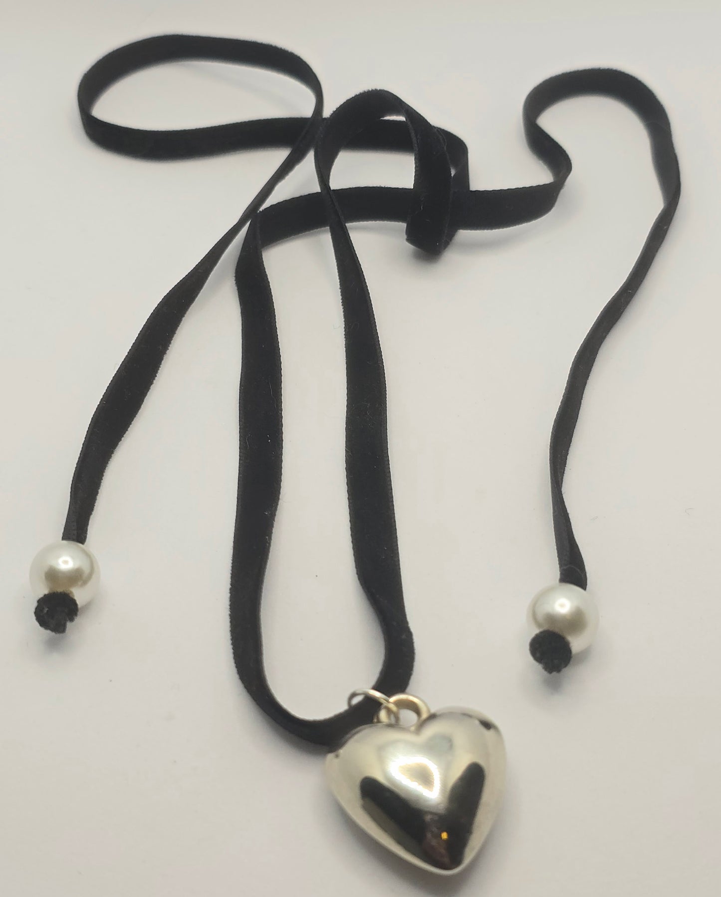 Velvet Heart Choker