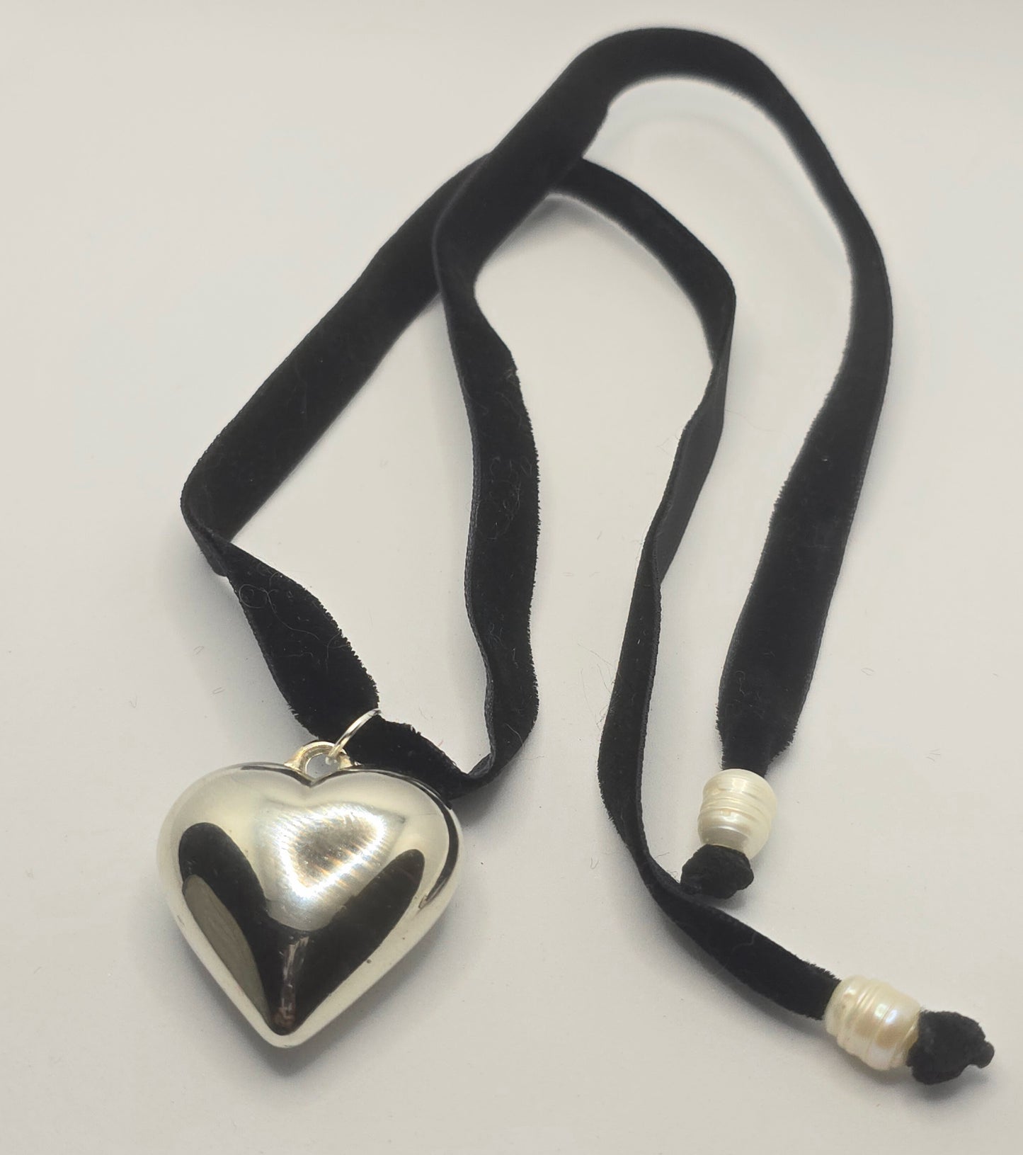 Velvet Heart Choker