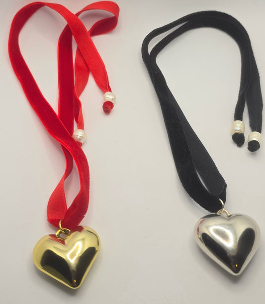 Velvet Heart Choker