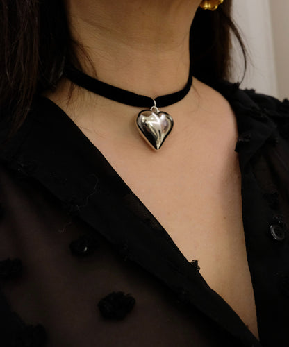 Velvet Heart Choker
