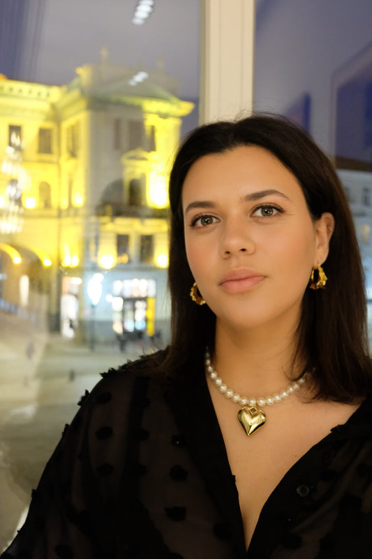 Big Pearl Necklace with Golden Heart